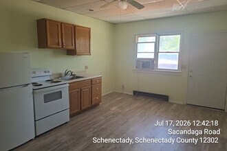 Building Photo - 414 Sacandaga Rd