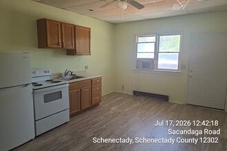 Building Photo - 414 Sacandaga Rd