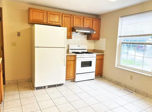 Building Photo - 2038 Shawbury Ct W