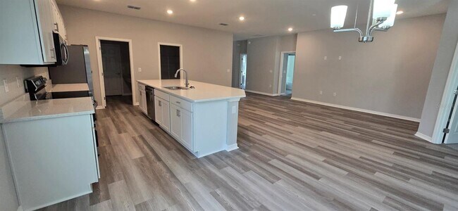 Building Photo - 7501 SW 107th Ln