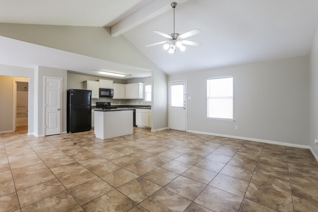 Foto del edificio - 4010 Cozy Trail Ct