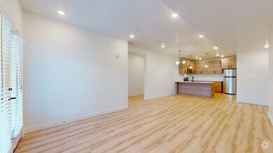 Building Photo - 1137 W 250 S