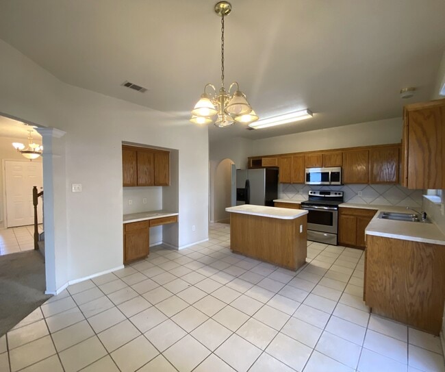 Building Photo - 2313 Modoc Dr