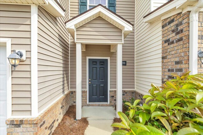 Foto del edificio - 3 Bedrooms / 2.5 Bathrooms Townhome In Ric...