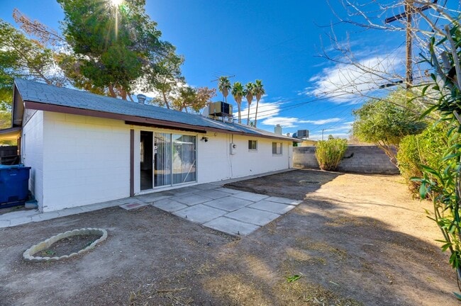 Building Photo - 4417 Berkley Ave