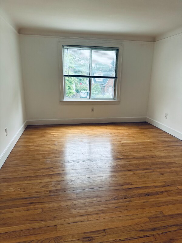 Foto del edificio - 122 W Houstonia Ave