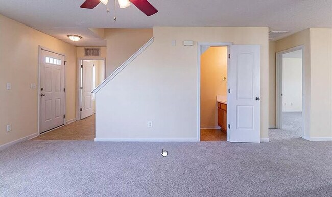 Building Photo - 320 Hidden Timber Ln