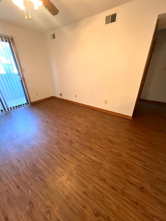 Building Photo - 10207 E 63rd Ter