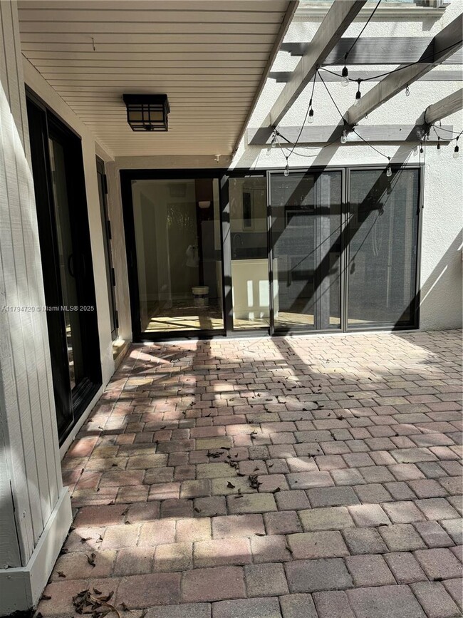 Foto del edificio - 4702 SW 67th Ave