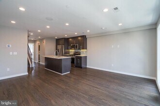 Building Photo - 1432 Clymer St