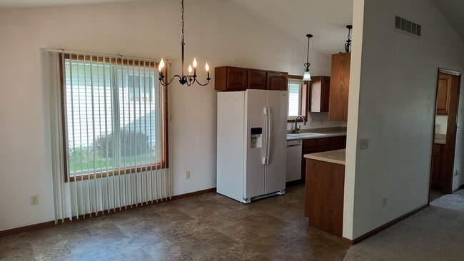 Building Photo - 120 Copper Village Cir
