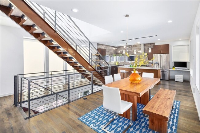 Foto del edificio - Modern & Chic Ballard Stand-Alone Home Nea...