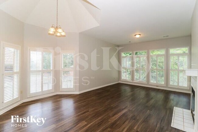 Building Photo - 1816 Candle Ridge Cove
