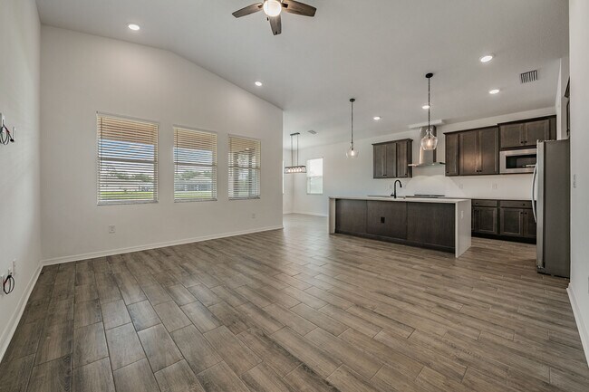 Foto del edificio - 11817 Moonsail Dr