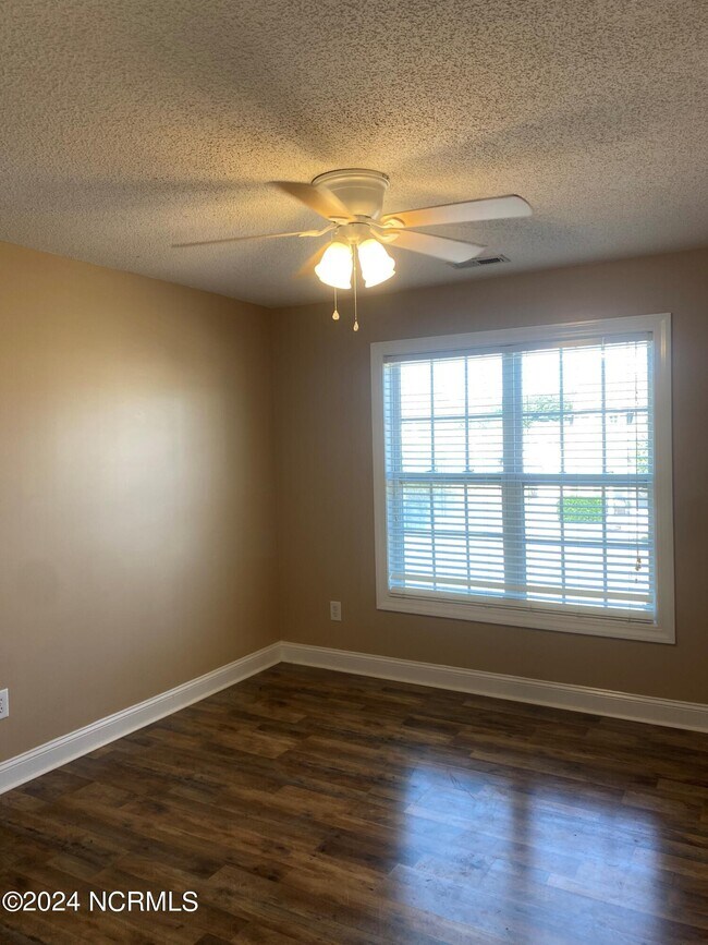 Building Photo - 2309 Sadler Dr