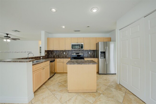 Foto del edificio - 1127 SW 104th Way