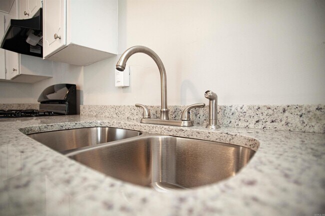 Foto del edificio - 1518 W 35th St