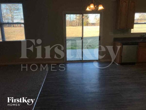 Foto del edificio - 6712 Blackwood Ln