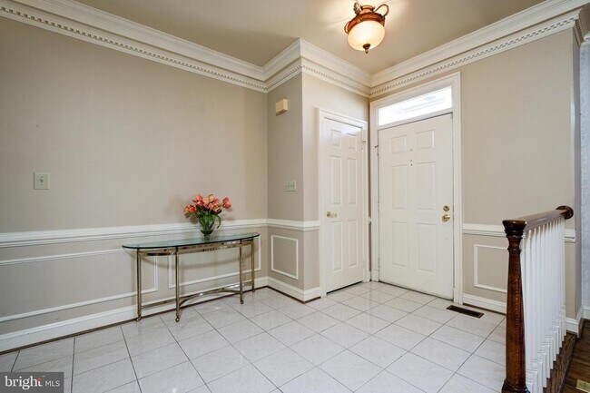 Foto del edificio - 5936 Maplewood Park Pl