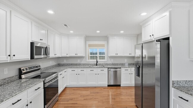 Building Photo - Harrison home!