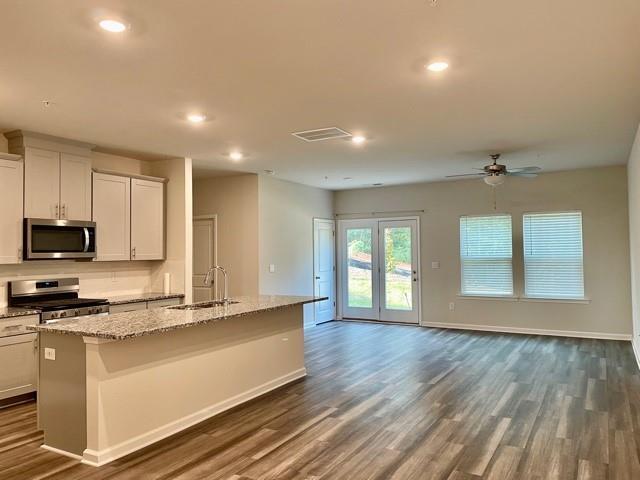 Building Photo - 1425 vayda Ct