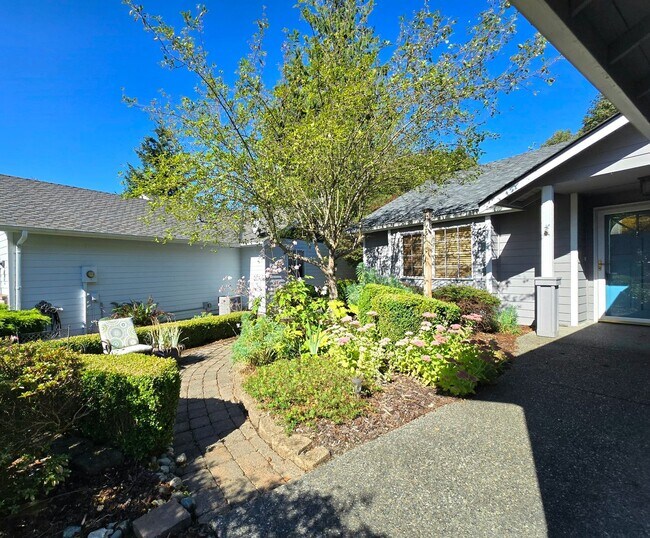 Foto del edificio - Arlington 3 Bedroom 2 Bath Available Now