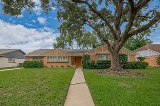 Building Photo - 7906 Braesview Ln