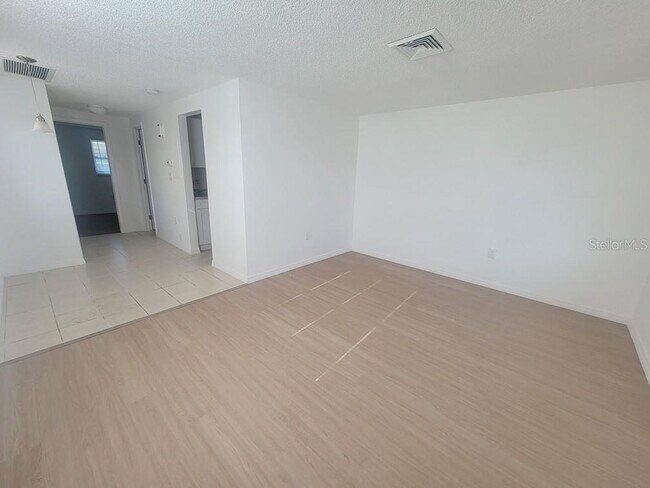 Foto del edificio - 4922 Filner St