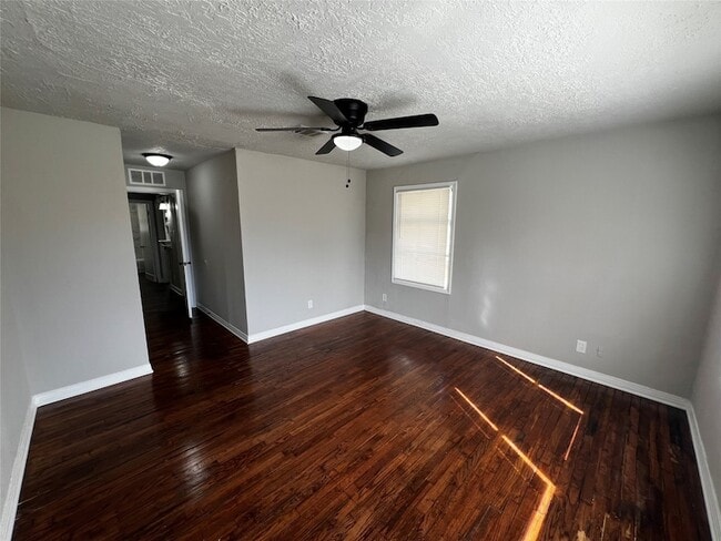 Foto del edificio - 5815 Southseas St