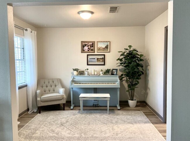 Foto del edificio - 2534 Rosefield Dr