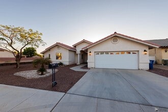 Building Photo - 2250 S 23rd Dr