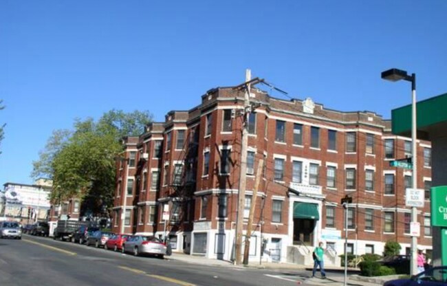Building Photo - 319 Allston St