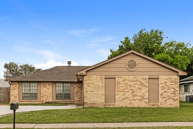 Building Photo - 3306 Seaboard Dr