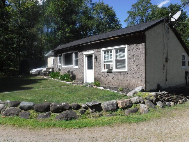Foto del edificio - 224 Jacksonville Rd