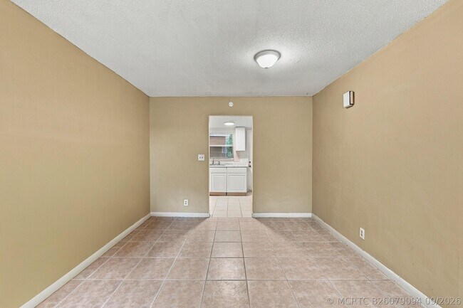 Building Photo - 4106 Riverside Dr
