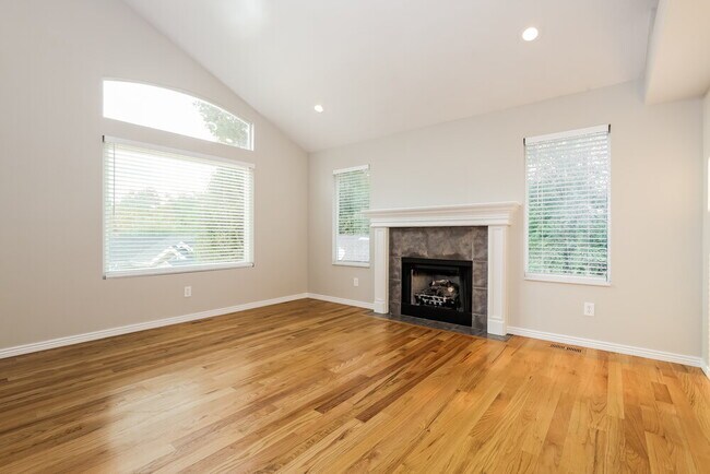 Foto del edificio - 2913 Garden Meadow Cove