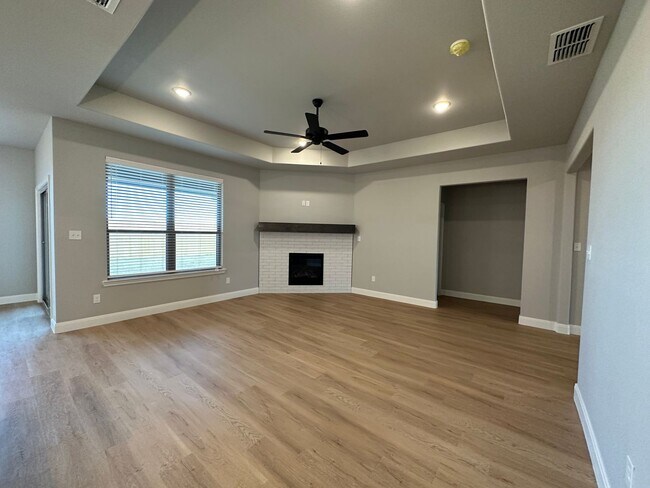 Building Photo - Brand New 4/2/2