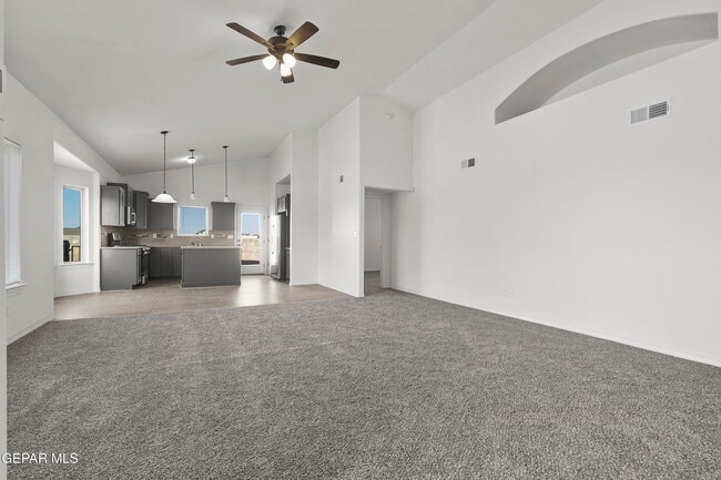 Building Photo - 1041 Summer Lake St