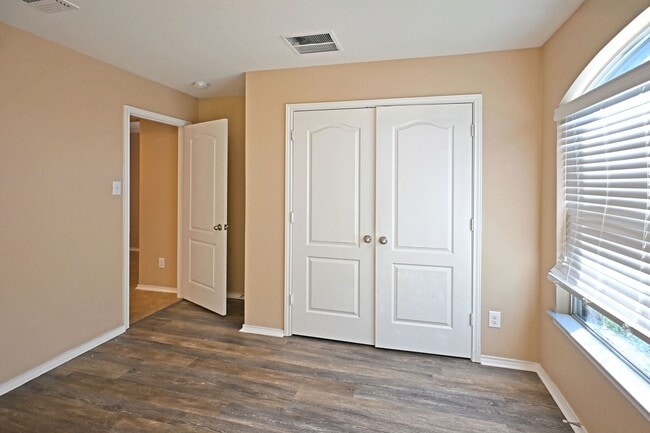 Foto del edificio - 1433 Cutler Bay