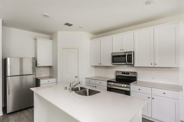 Building Photo - 415 Walpole Ct