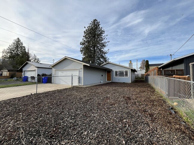 Building Photo - Charming Single-Level Home Featuring New Hardwood Floors, Bright Bedrooms & Open-Concept Living