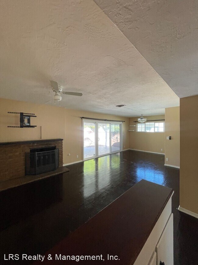 Foto del edificio - 4 br, 2 bath House - 18247 Schoenborn St.