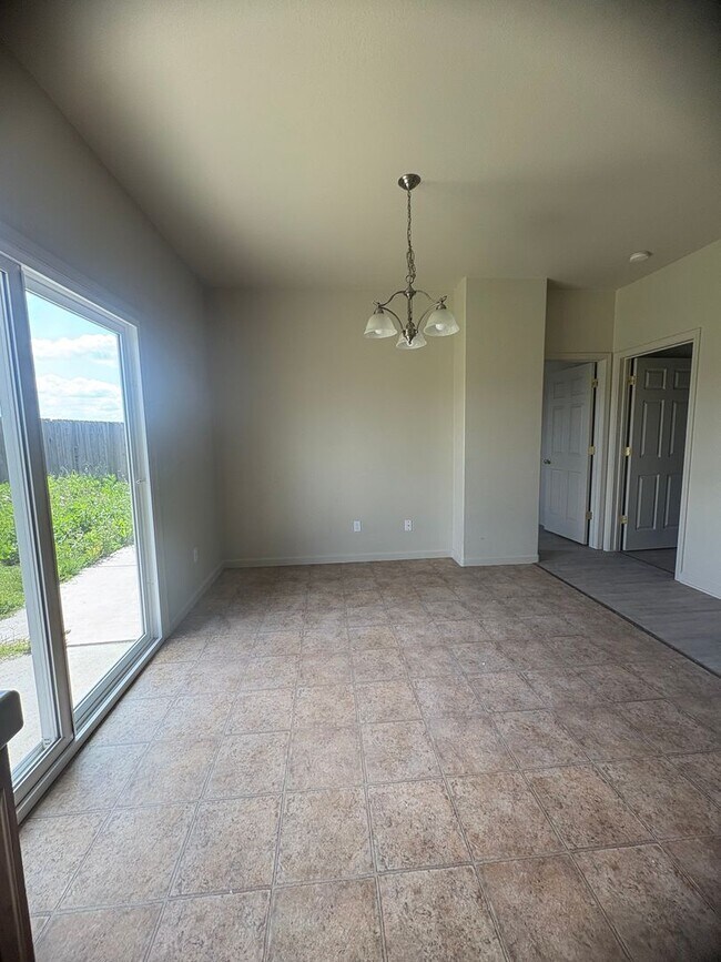 Foto del edificio - Nice 3-Bedroom House
