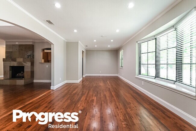 Foto del edificio - 8408 Londonderry Ln