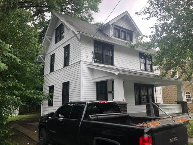 Building Photo - 989 N Howard St