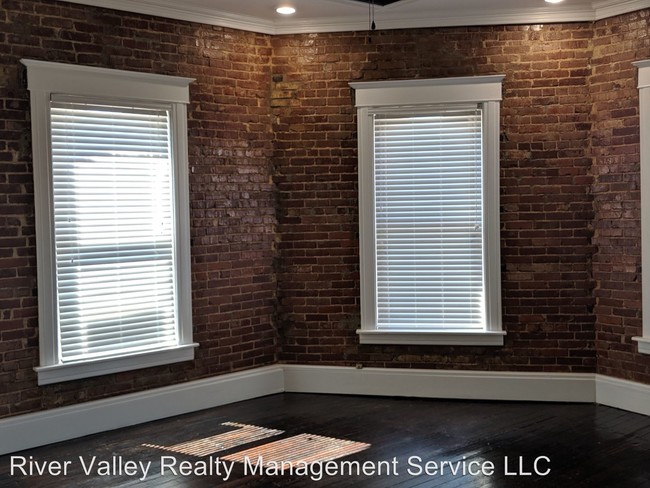 Foto del edificio - 2 br, 1 bath House - 321 W B Street Suite B