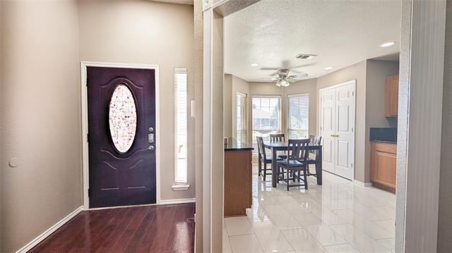 Foto del edificio - 5718 Creekridge Dr