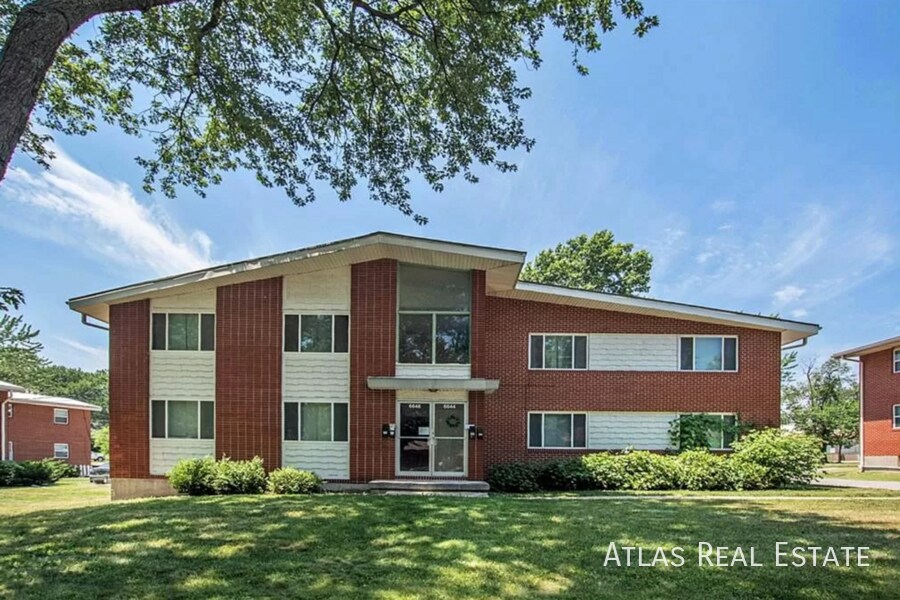 Foto principal - 6654 Maywood Ave