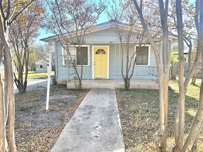 Building Photo - 7305 Bennett Ave