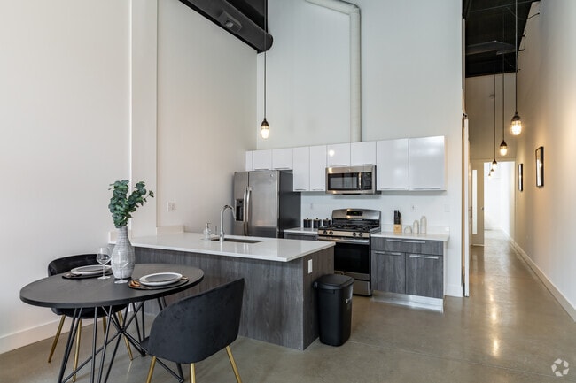 2BR, 2BA - 1,370SF - Kitchen - The Harrison